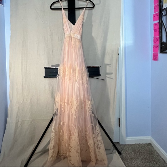 Blush pink floral gown - Picture 2 of 4